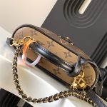 m47125-vanity-chain-pouch-2-555×555-1.jpg