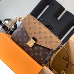 louis-vuitton-pochette-métis-monogram-reverse-canvas-handbags–M44876_PM2_Front_view