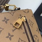 louis-vuitton-pochette-métis-monogram-reverse-canvas-handbags–M44876_PM2_Front_view