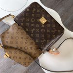 louis-vuitton-pochette-métis-monogram-reverse-canvas-handbags–M44876_PM2_Front_view