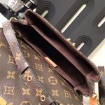 louis-vuitton-pochette-metis–M44875_PM1_Worn_view