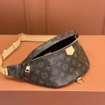 m43644_louis_vuitton_premium_monogram_canvas_bumbag_1_