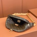 m43644_louis_vuitton_premium_monogram_canvas_bumbag_1_