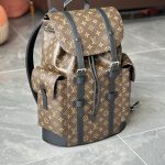 louis-vuitton-christopher-mm–M43735_PM2_Front_view