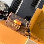 louis-vuitton-dauphine-chain-wallet-other-monogram-canvas-wallets-and-small-leather-goods–M68746_PM2_Front_view