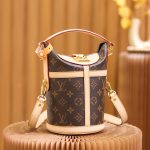 louis-vuitton-duffle-bag-monogram-canvas-handbags–M43587_PM2_Front_view