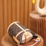 louis-vuitton-duffle-bag-monogram-canvas-handbags–M43587_PM2_Front_view