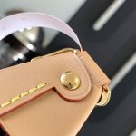 louis-vuitton-loop–M81098_PM2_Front_view