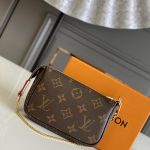 louis-vuitton–M58009_PM2_Front_view