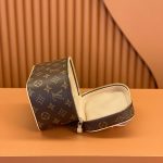 louis-vuitton-nice-mini–M44495_PM2_Front_view