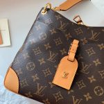 louis-vuitton-sac-odeon-pm–M45354_PM1_Look_view