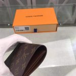 louis-vuitton-passport-cover–M64502_PM2_Front_view