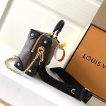 louis-vuitton-petite-malle-souple–M45571_PM2_Front_view