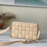 m59048_louis_vuitton_damier_quilt_pochette_troca_model