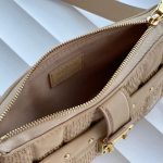 m59048_louis_vuitton_damier_quilt_pochette_troca_model