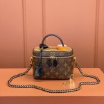 louis-vuitton-vanity-pm–M45165_PM2_Front_view