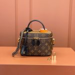 louis-vuitton-vanity-pm–M45165_PM2_Front_view