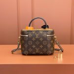 louis-vuitton-vanity-pm–M45165_PM2_Front_view