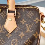 louis-vuitton-speedy-bandoulière-30-monogram-canvas-handbags–M46980_PM2_Front_view