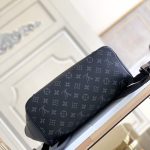 louis-vuitton-steamer-backpack-monogram-eclipse-travel–M44052_PM2_Front_view