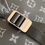 louis-vuitton-steamer-backpack-monogram-eclipse-travel–M44052_PM2_Front_view