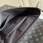 louis-vuitton-steamer-backpack-monogram-eclipse-travel–M44052_PM2_Front_view