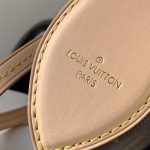 louis-vuitton-pochette-tirette–M12859_PM2_Front_view