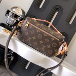 louis-vuitton-pochette-métis-east-west-bag-monogram-canvas-handbags–M46279_PM2_Front_view