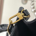 louis-vuitton-onthego-bb-monogram-empreinte-leather-handbags–M46993_PM2_Front_view