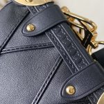 louis-vuitton-side-trunk-pm-malletage-leather-handbags–M83030_PM2_Front_view