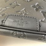 louis-vuitton-discovery-pm-bumbag-monogram-shadow-leather-bags–M46036_PM1_Cropped_worn_view