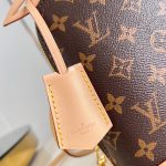 louis-vuitton-alma-backpack-monogram-canvas-handbags–M47132_PM2_Front_view