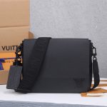 louis-vuitton-takeoff-messenger–M57080_PM2_Front_view