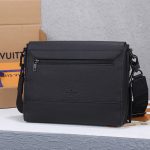 louis-vuitton-takeoff-messenger–M57080_PM2_Front_view