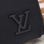 louis-vuitton-takeoff-messenger–M57080_PM2_Front_view