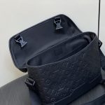 louis-vuitton-messenger-voyager-pm-monogram-shadow-bags–M25121_PM2_Front_view