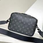 louis-vuitton-steamer-messenger-monogram-eclipse-bags–M46795_PM2_Front_view