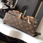 louis-vuitton-excursion-pm-monogram-canvas-handbags–M46932_PM2_Front_view