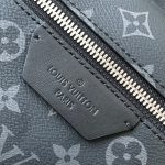 louis-vuitton-discovery-backpack-pm-monogram-eclipse-bags–M22558_PM2_Front_view