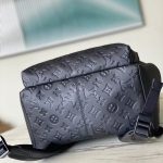 louis-vuitton-discovery-backpack-monogram-shadow-leather-bags–M46553_PM2_Front_view