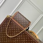 louis-vuitton-dauphine-east-west–M46757_PM2_Front_view