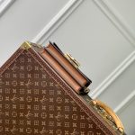 louis-vuitton-dauphine-east-west–M46757_PM2_Front_view