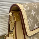 louis-vuitton-mini-dauphine–M22826_PM2_Front_view