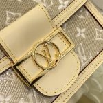 louis-vuitton-mini-dauphine–M22826_PM2_Front_view