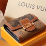 louis-vuitton-dauphine-compact-wallet–M68725_PM2_Front_view