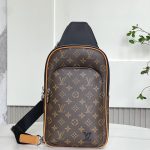 louis-vuitton-avenue-slingbag-nm–M46327_PM2_Front_view