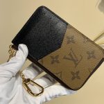 louis-vuitton-card-holder-recto-verso–M81303_PM2_Front_view