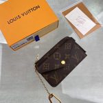 louis-vuitton-card-holder-recto-verso–M69431_PM2_Front_view