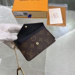 louis-vuitton-card-holder-recto-verso–M69431_PM2_Front_view