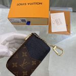 louis-vuitton-card-holder-recto-verso–M69431_PM2_Front_view